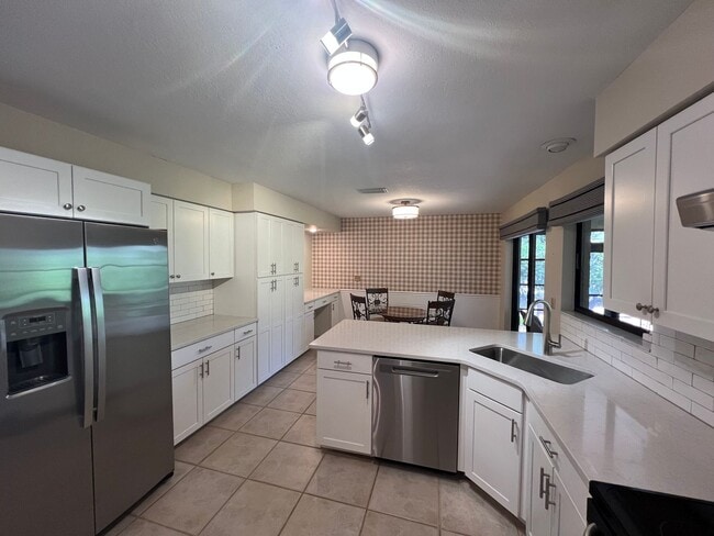 Building Photo - Beautiful 3-Bedroom Home in Winter Springs...