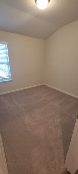 Building Photo - 1231 Meyers Mdw