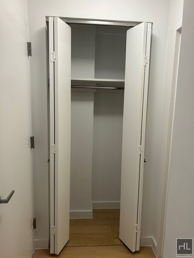 Building Photo - East 39th Street