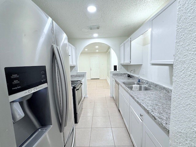 Building Photo - 5711 Longforest Dr