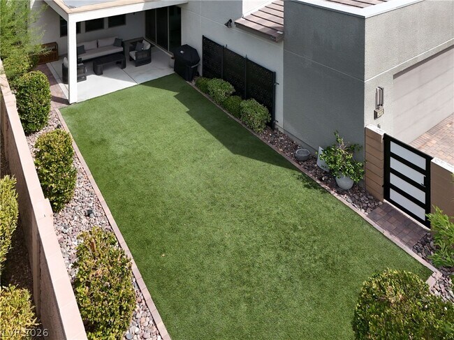 Building Photo - 2658 Catania St