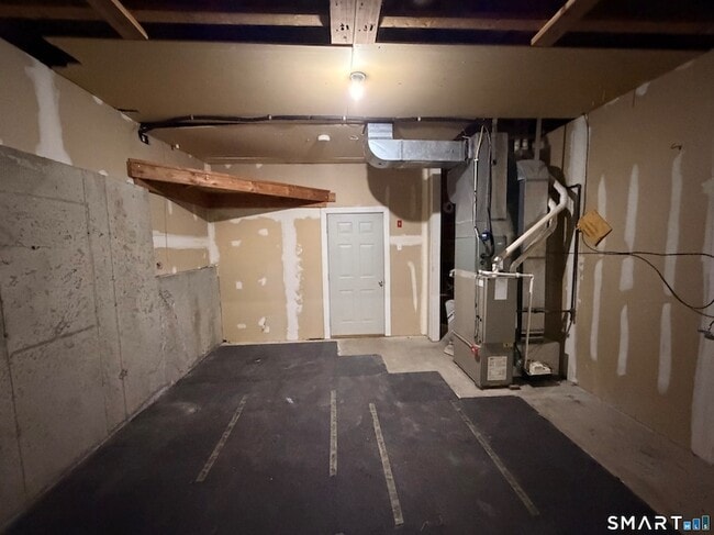 Building Photo - 39 Coram Rd