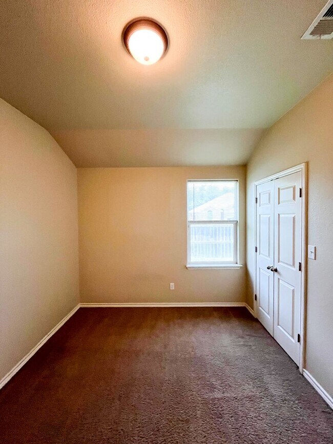Building Photo - 4106 Cambridge Dr
