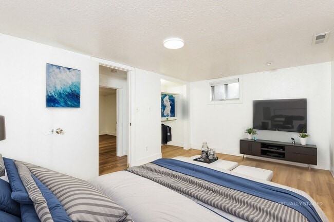 Building Photo - Eagle Lake Duplex