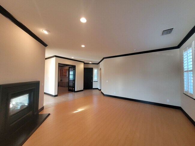 Building Photo - Lake front home in Westlake in Natomas, gated community