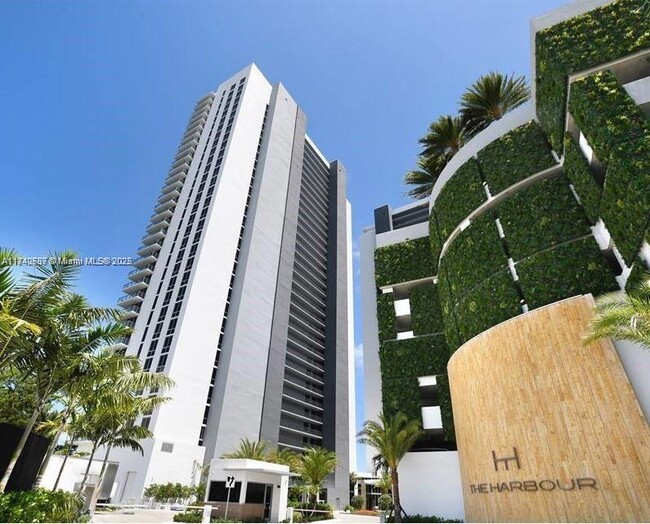 Building Photo - 16385 Biscayne Blvd