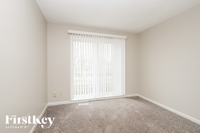 Building Photo - 4496 Braemar Dr
