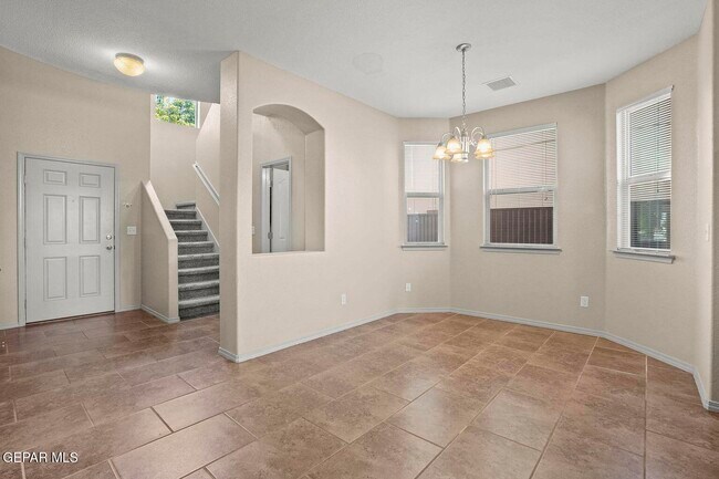 Building Photo - 5028 Silver Ranch Ave