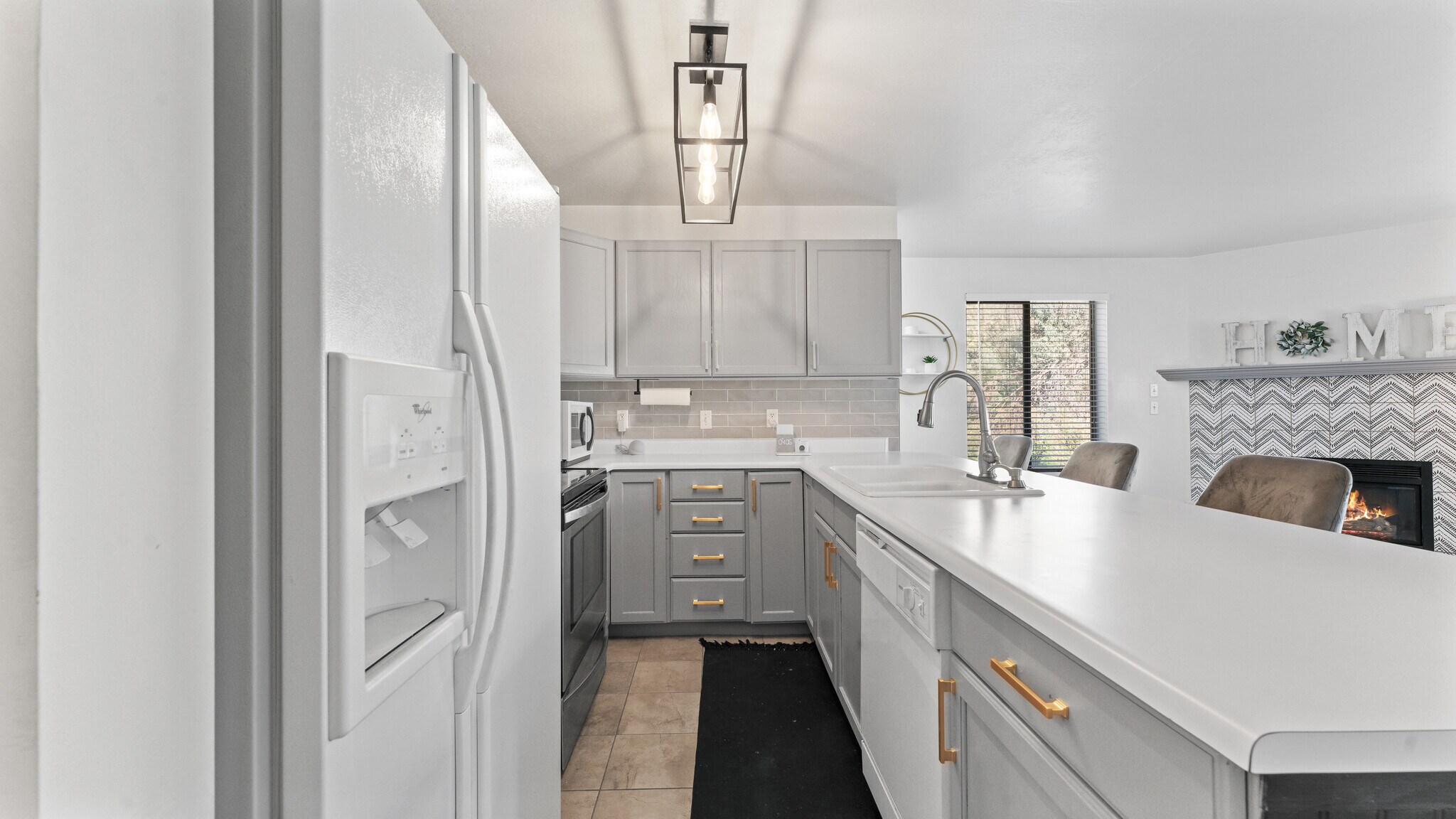 Building Photo - 9225 S Jefferson Cv