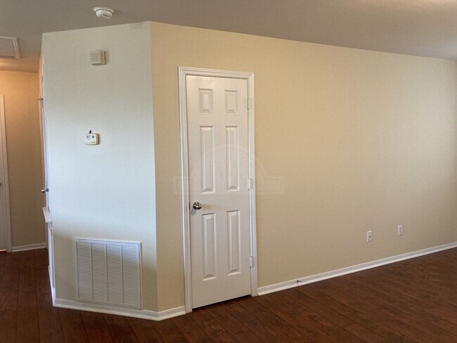 Building Photo - 6205 Nessy Dr