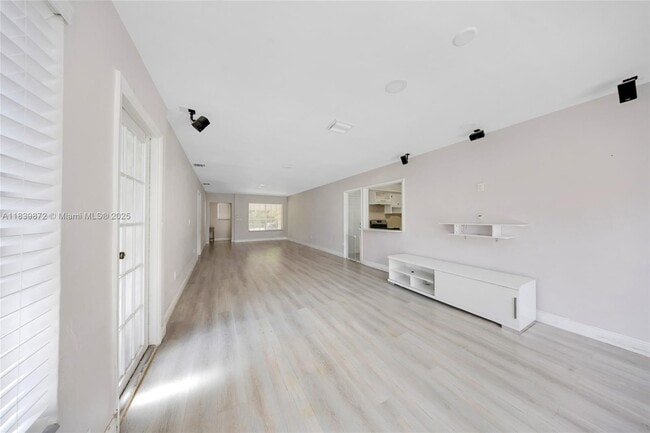 Building Photo - 5781 SW 25th St