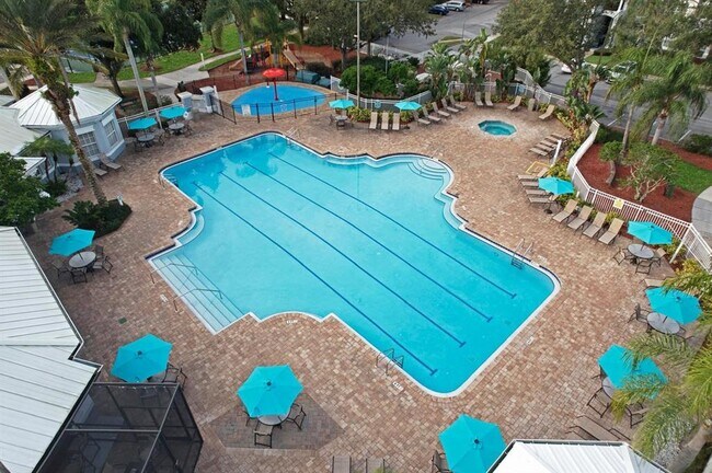 Building Photo - 2310 Silver Palm Dr