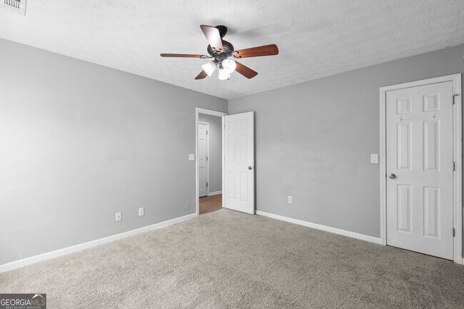 Building Photo - 47 Matthews St