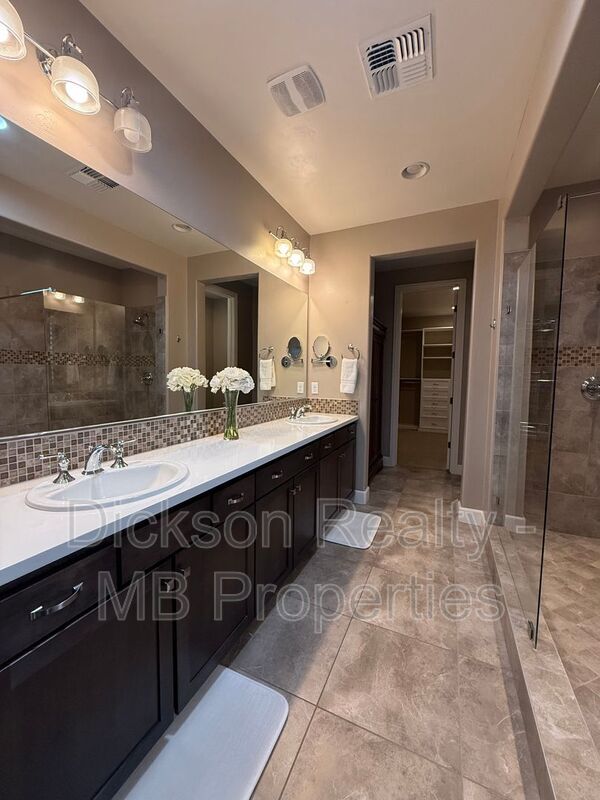 Building Photo - 3325 Show Jumper Ln