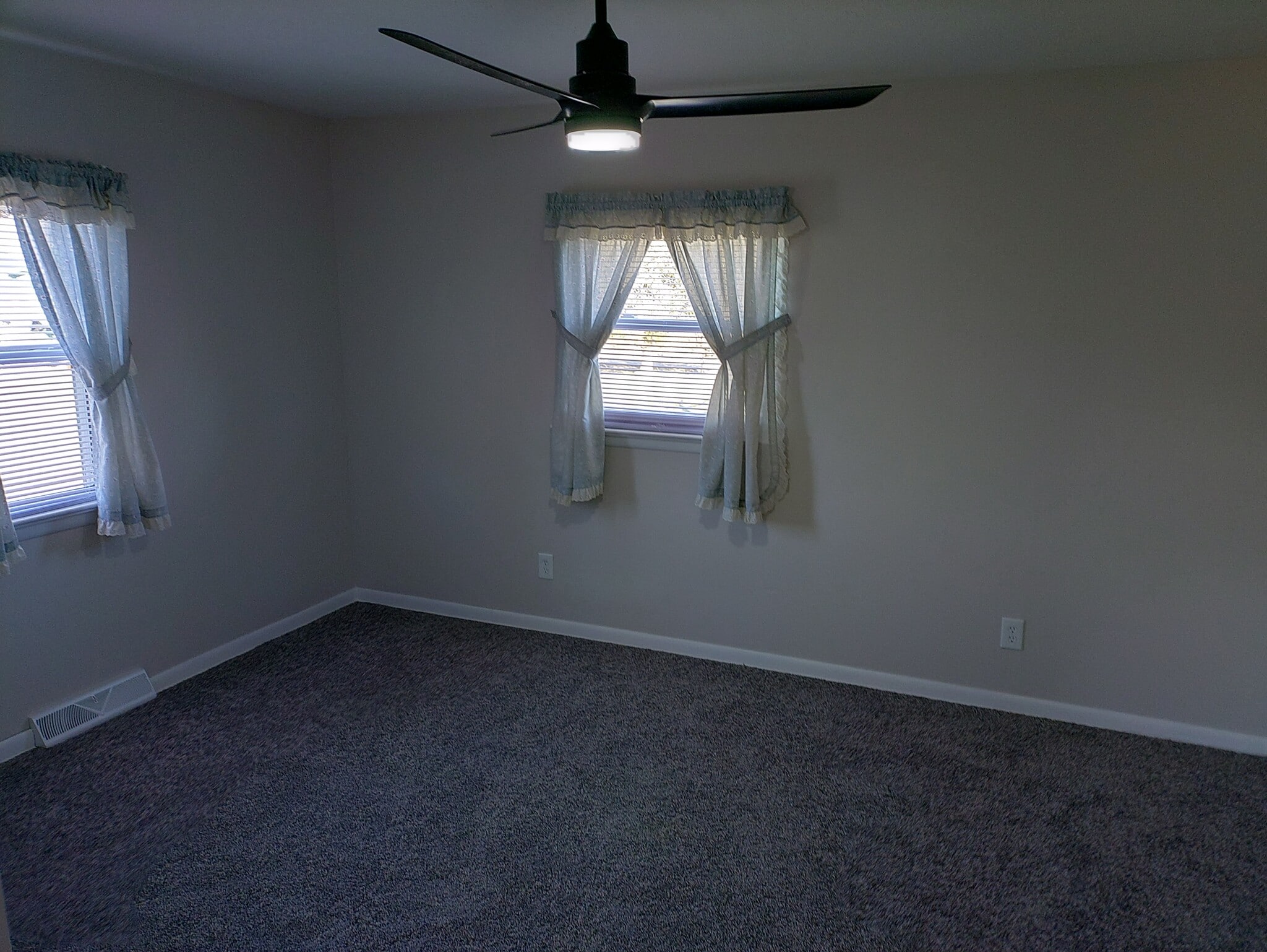 Building Photo - 6694 Boneta Rd