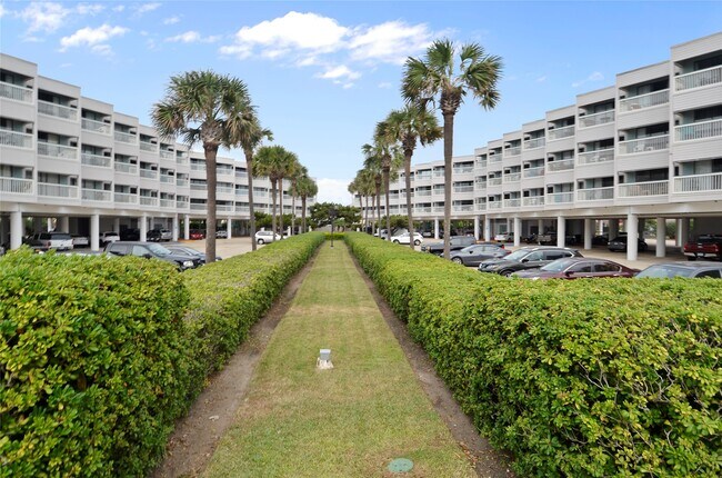 Building Photo - 6102 Seawall Blvd