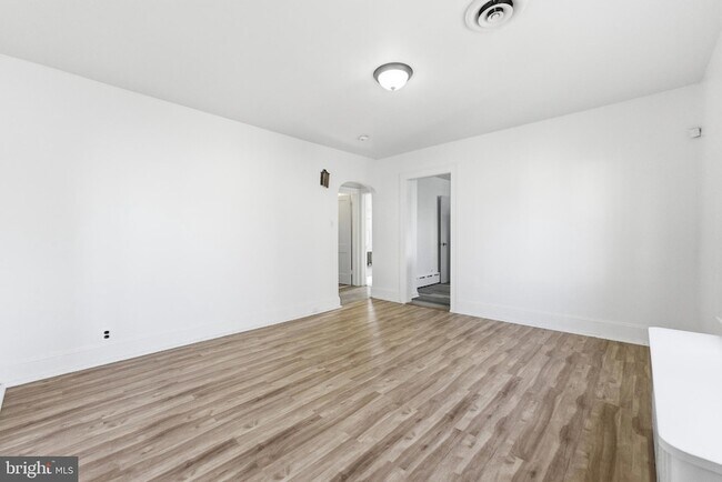 Building Photo - 140 Maddock Ave