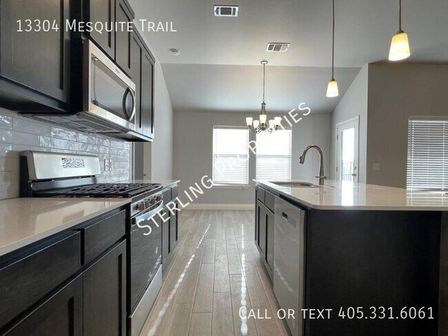 Building Photo - 13304 Mesquite Trl
