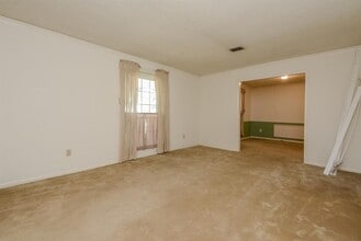 Building Photo - 5731 Old Lodge Dr