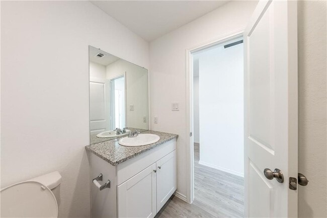 Building Photo - 2867 Rosefinch