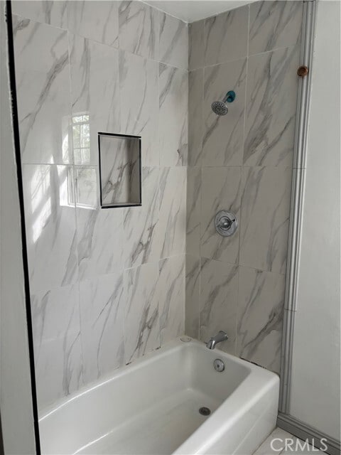 Building Photo - 130 E Sycamore Ave