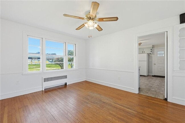 Building Photo - 111 Beach Rd