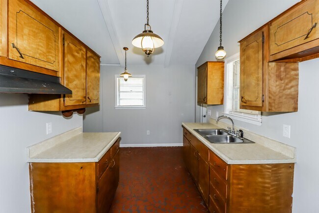 Building Photo - 1165 Finch Cove