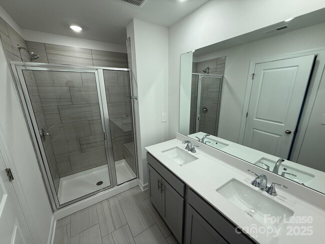 Building Photo - 4113 Smt Wds Dr