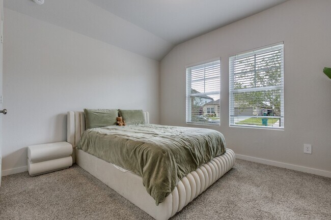 Building Photo - 1318 Cascade Hls Dr