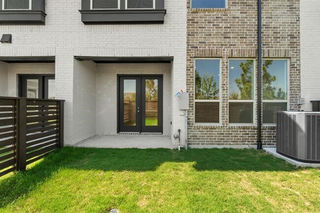 Building Photo - 16522 Amber Patina Ln