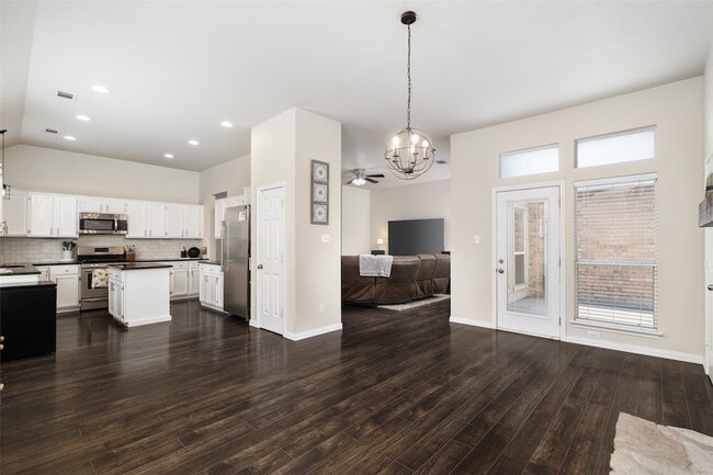 Building Photo - 7501 Caribbean Dr