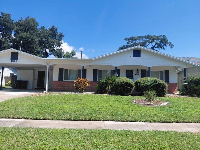 Primary Photo - 1527 Leeway Ave