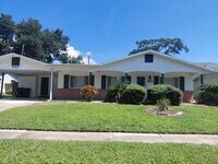 Building Photo - 1527 Leeway Ave