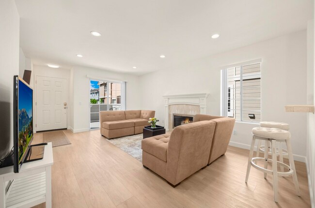 Building Photo - Beautiful, Quiet, Furnished, Upgraded Home in Heart of Torrance for Short Term Rental