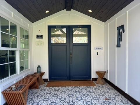 Building Photo - 2007 Manana St