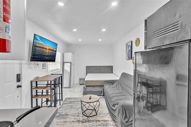 Building Photo - 4328 SW 49th Ct