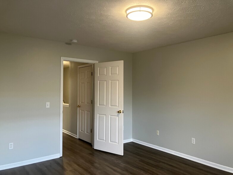 Building Photo - 1789 Park Trl NE