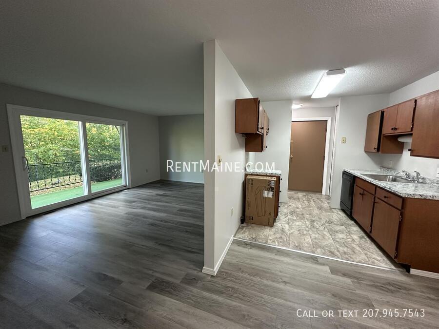Building Photo - 12d Longrale Park-