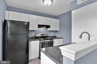 Building Photo - 100 Park Blvd