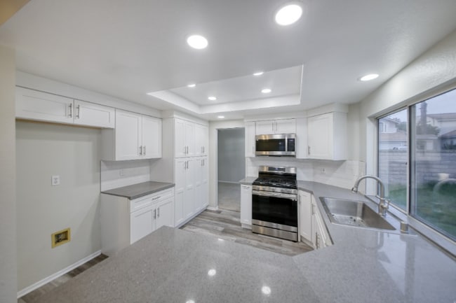 Building Photo - 7855 Green Crest Ct