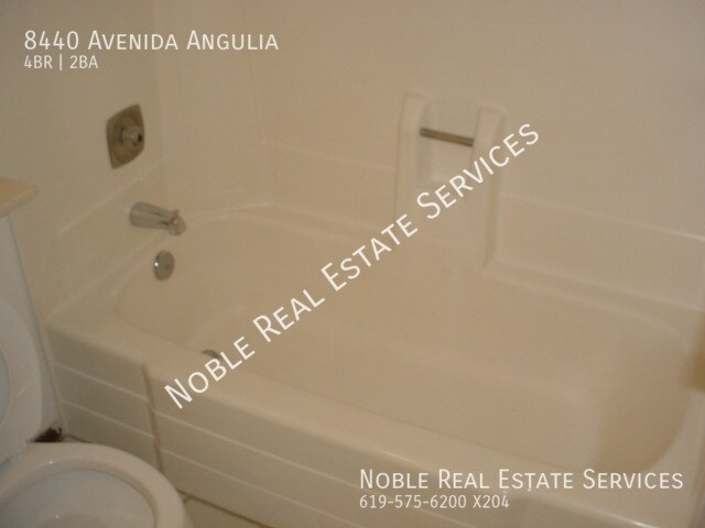 Building Photo - 8440 Avenida Angulia
