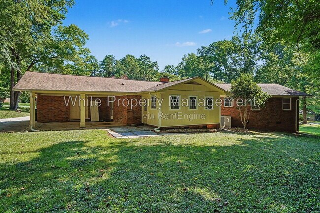 Building Photo - 7017 Linda Lake Dr
