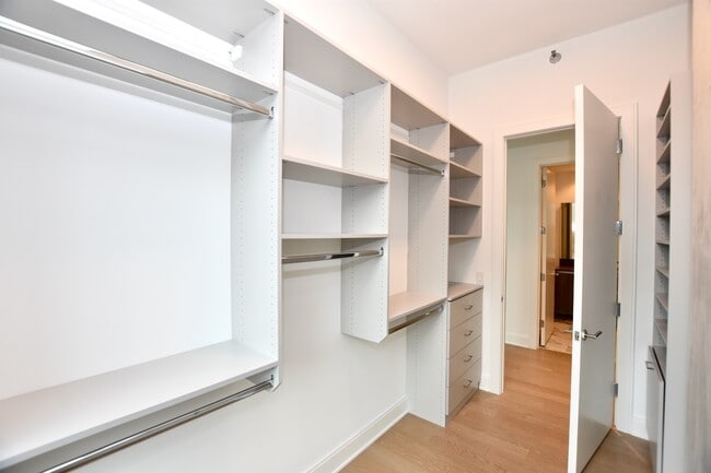 Building Photo - 60 E Randolph St