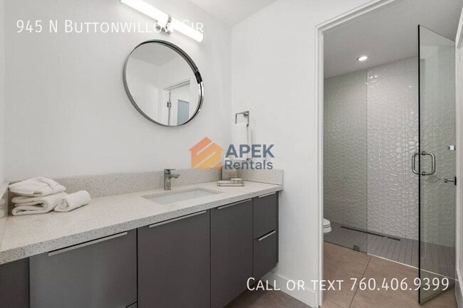 Building Photo - 945 N Buttonwillow Cir