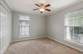 Building Photo - 4405 Barnett St. Unit D
