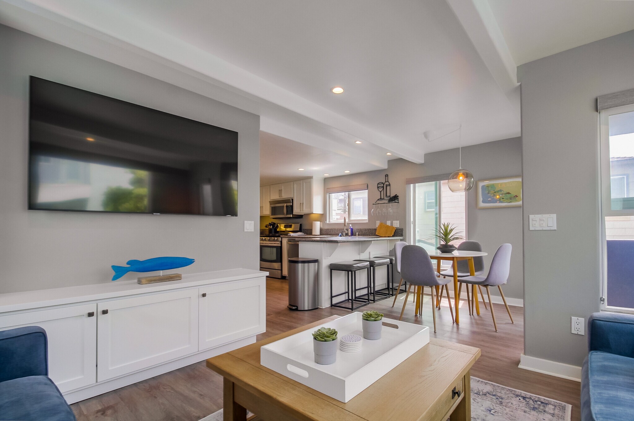 Building Photo - 735 Whiting Ct