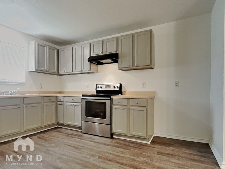 Building Photo - 949 Guam St