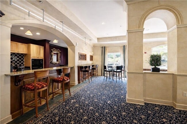 Building Photo - 10 Perimeter Summit Blvd