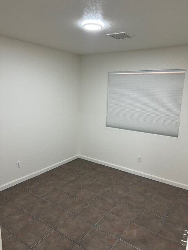 Building Photo - 8944 E Red Mountain Ln
