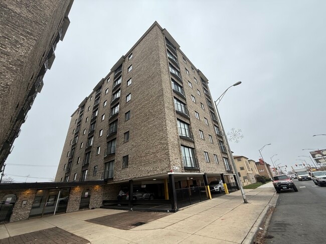 Building Photo - 2300 N Harlem Ave